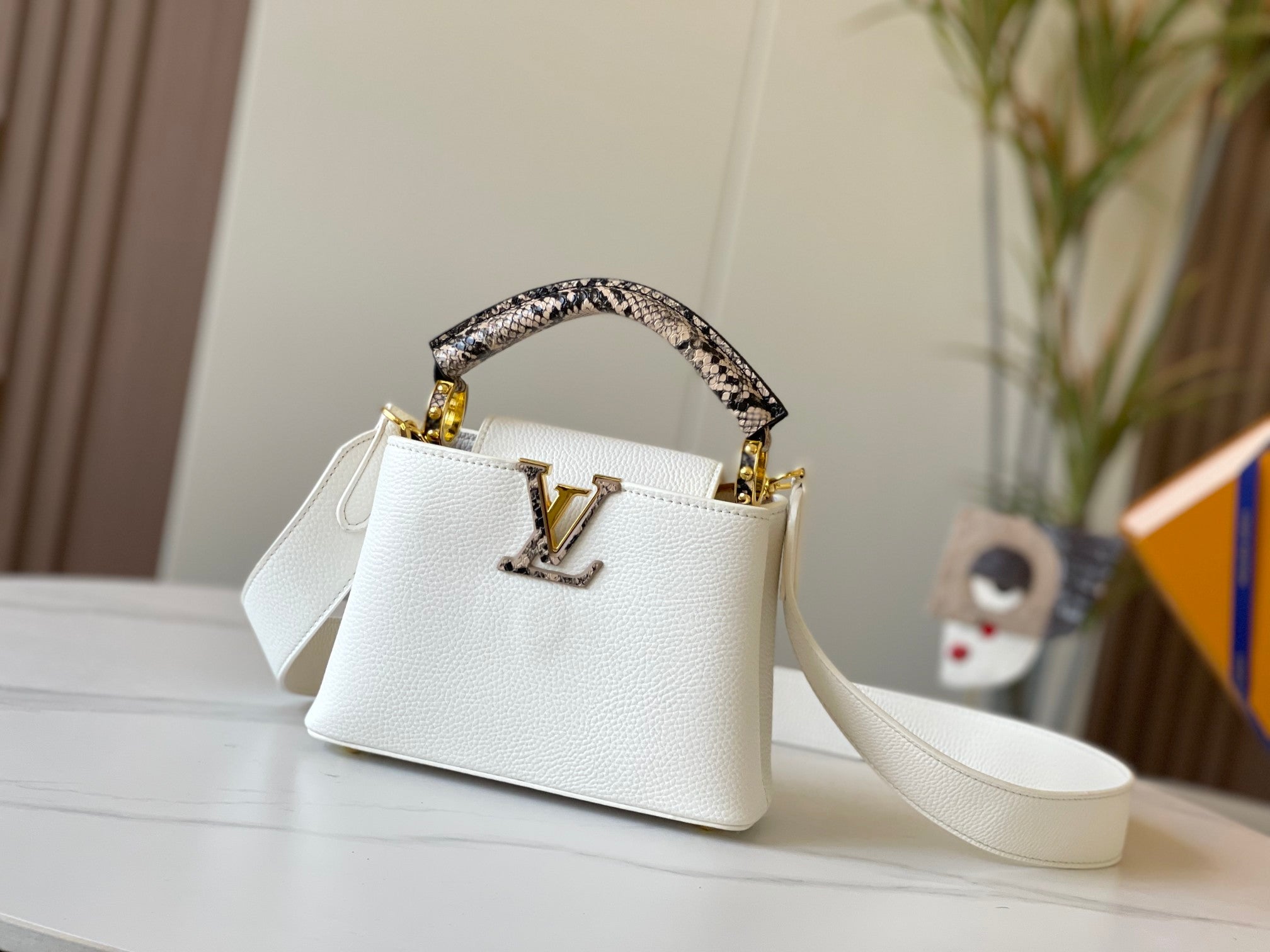 LOUIS VUITTON | Capucines mini