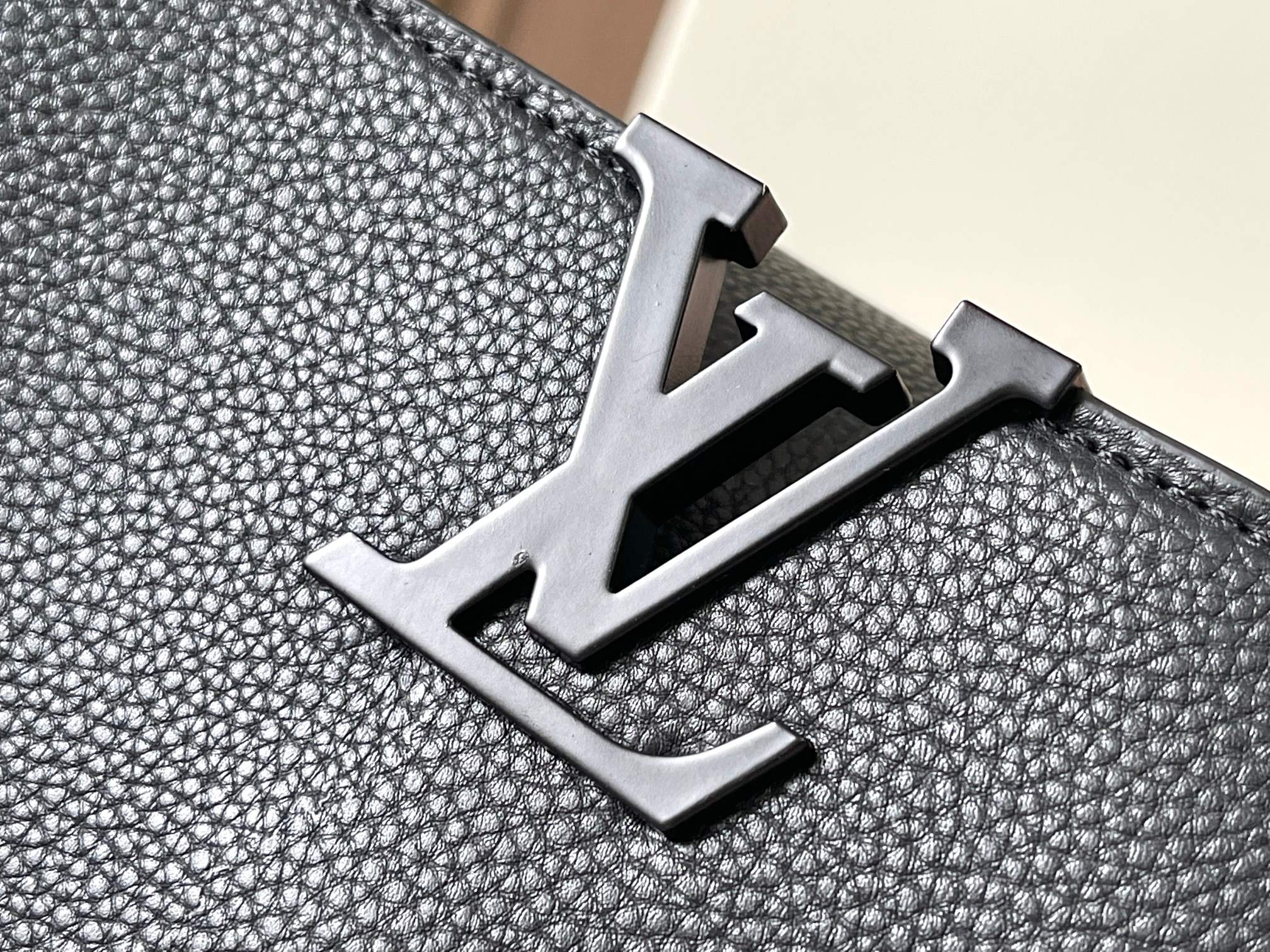 LOUIS VUITTON | Capucines mini