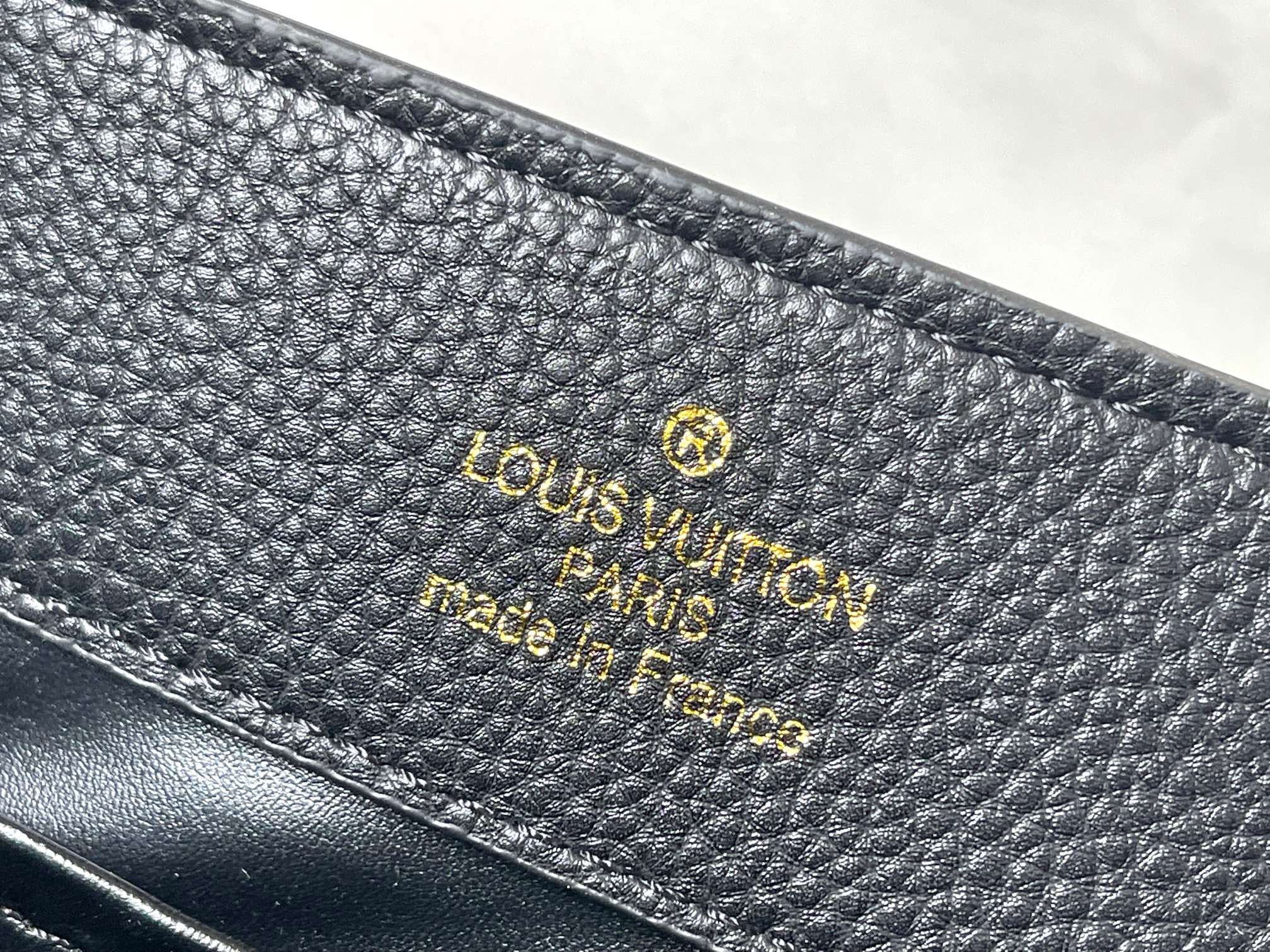 LOUIS VUITTON | Capucines mini