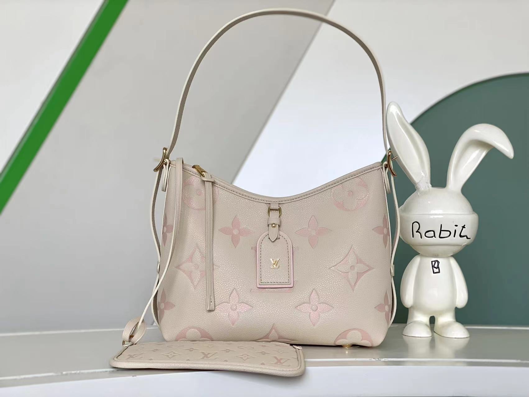 LOUIS VUITTON | Marshmallow PM