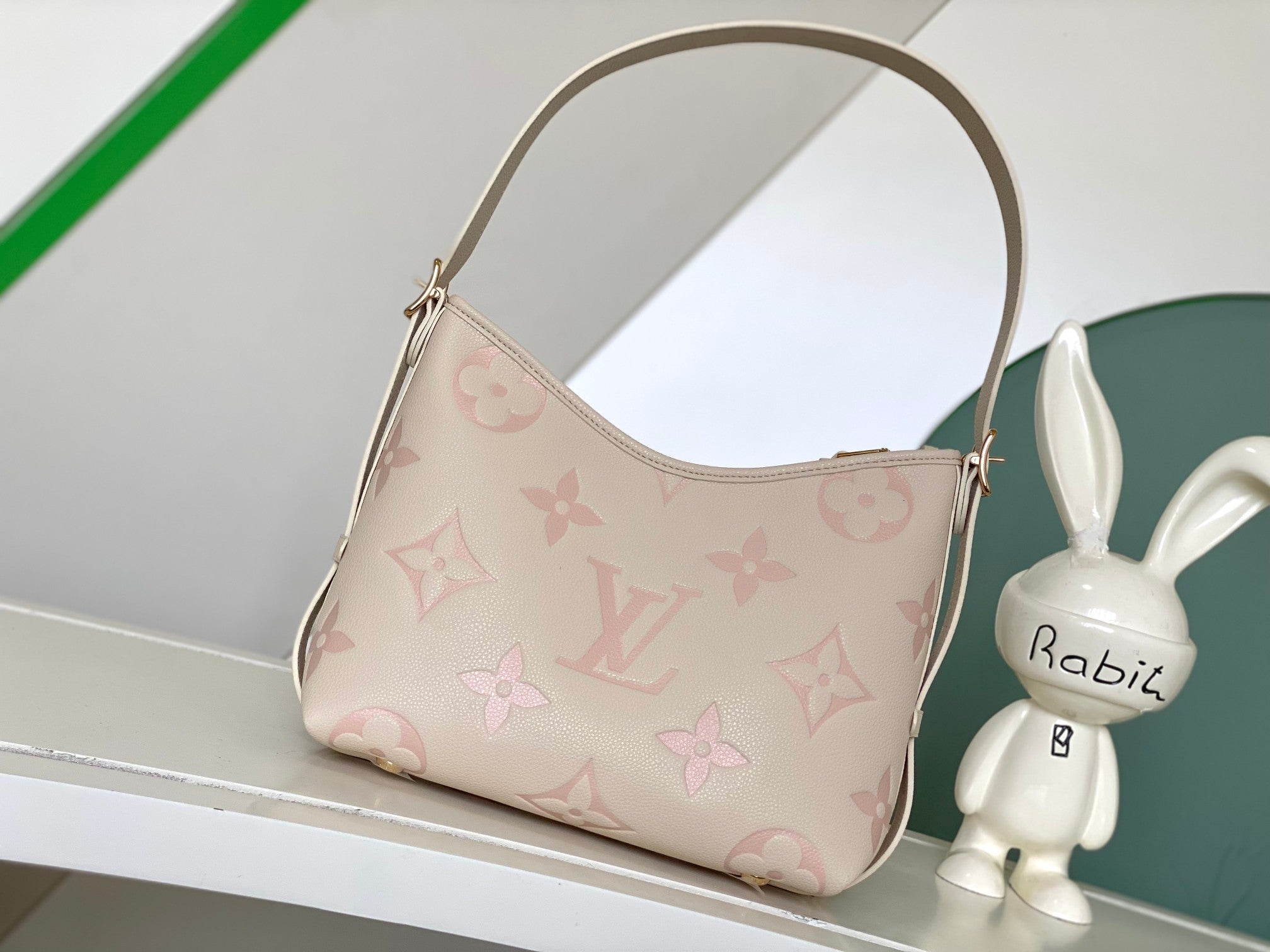 LOUIS VUITTON | Marshmallow PM