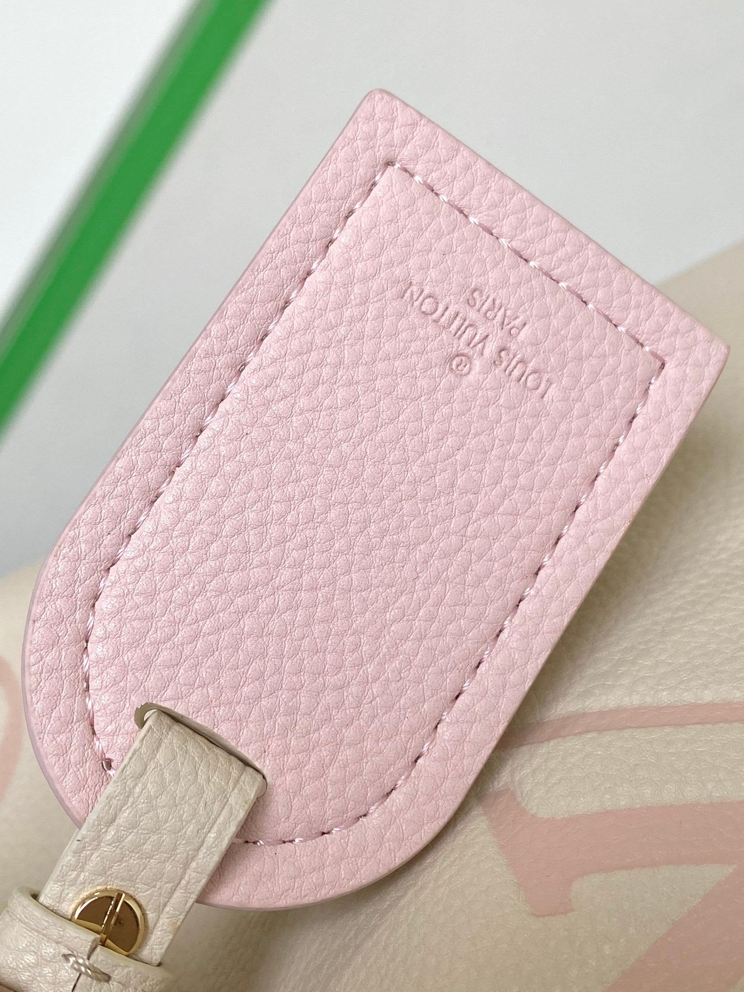 LOUIS VUITTON | Marshmallow PM