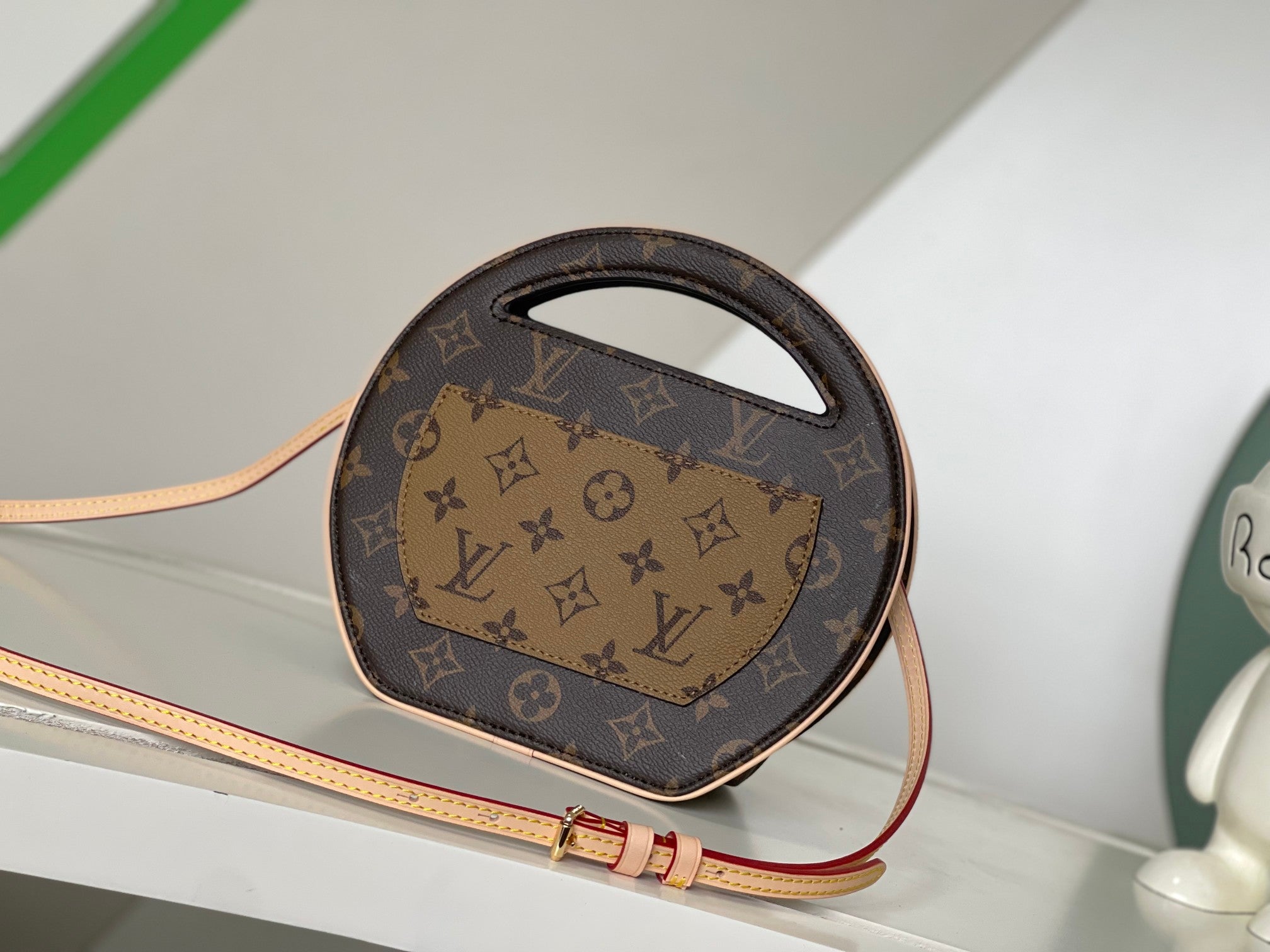 LOUIS VUITTON| Around Me PM