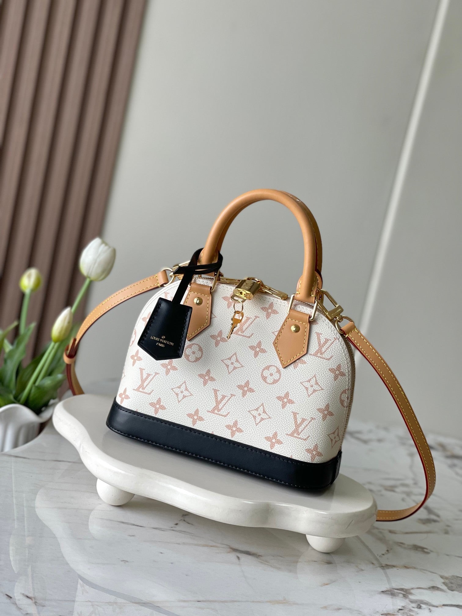 LOUIS VUITTON | Nano Alma