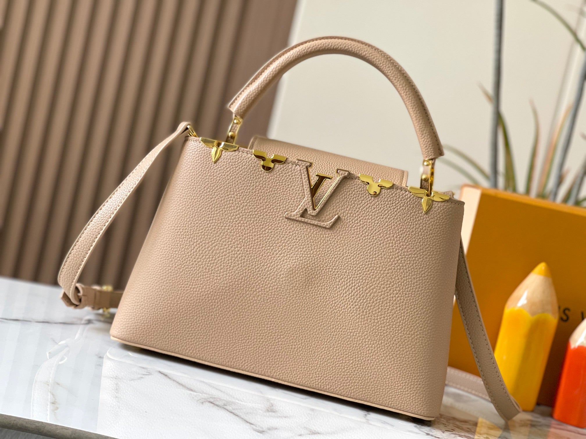 LOUIS VUITTON |