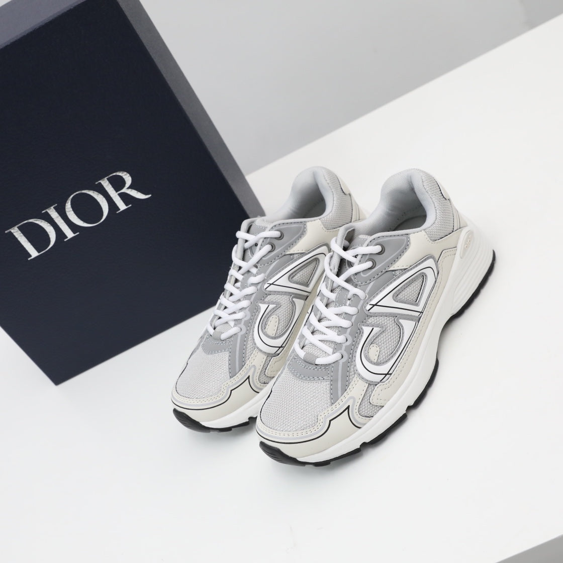 DIOR | B30 WHITE