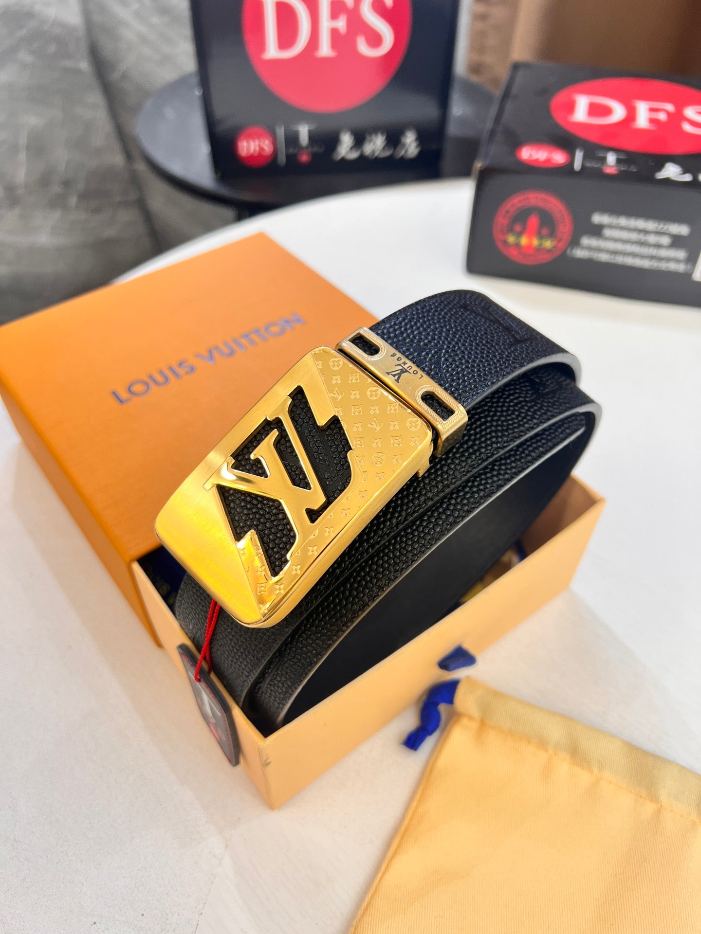 LOUIS VUITTON | Belt