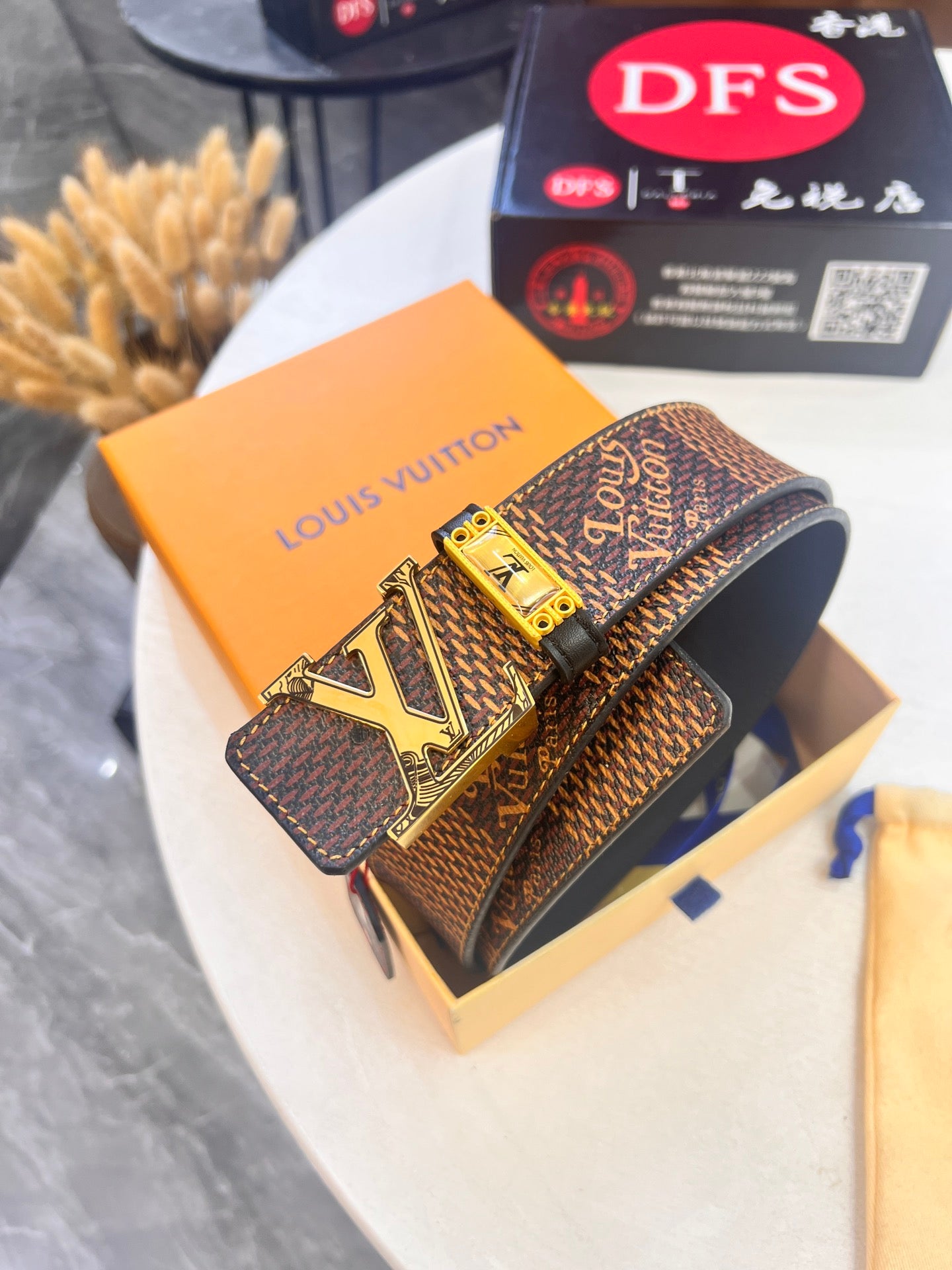 LOUIS VUITTON | Belt