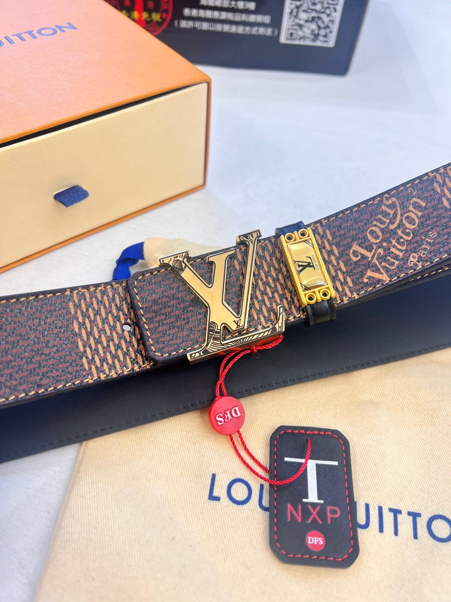 LOUIS VUITTON | Belt