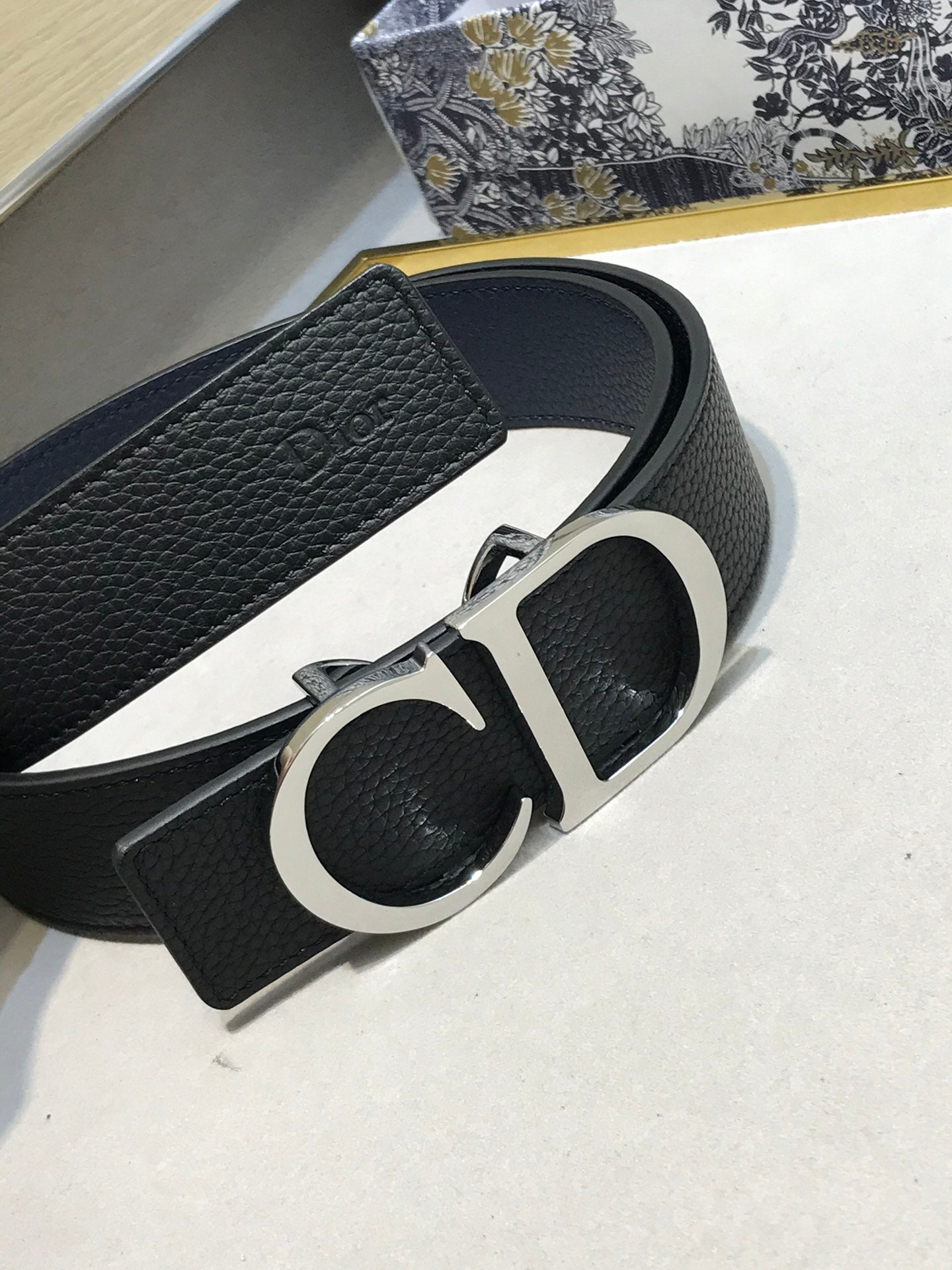 DIOR | DOUBLE SIDED BLACK