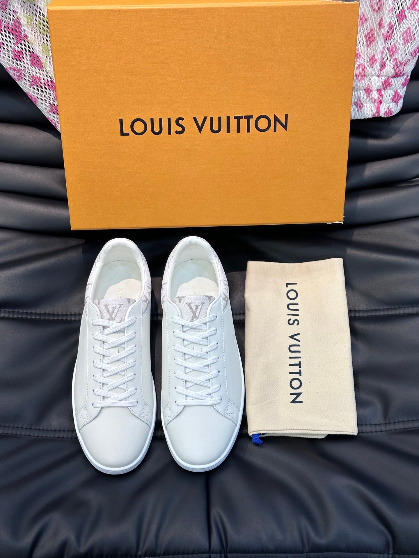 LOUIS VUITTON | SNEAKERS