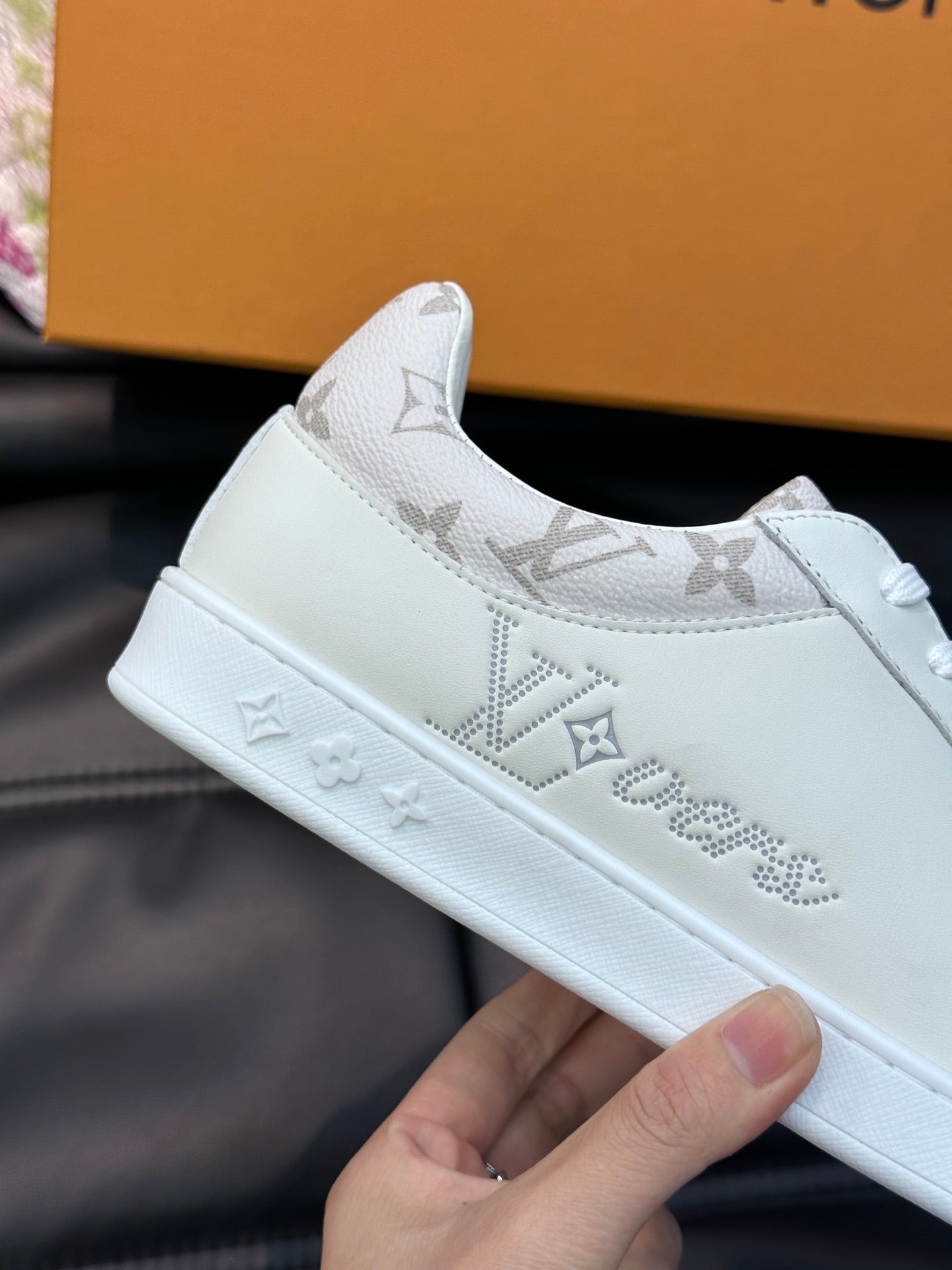 LOUIS VUITTON | SNEAKERS