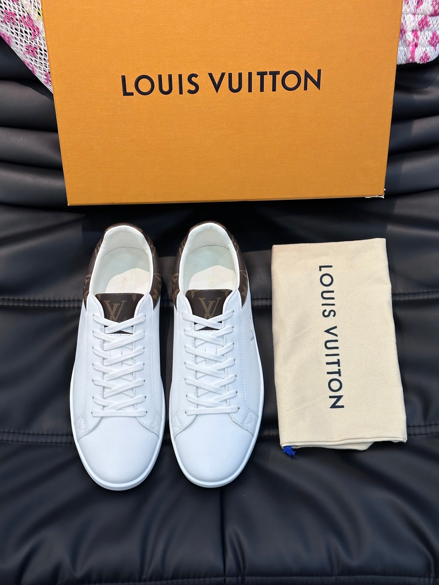 LOUIS VUITTON | SNEAKERS