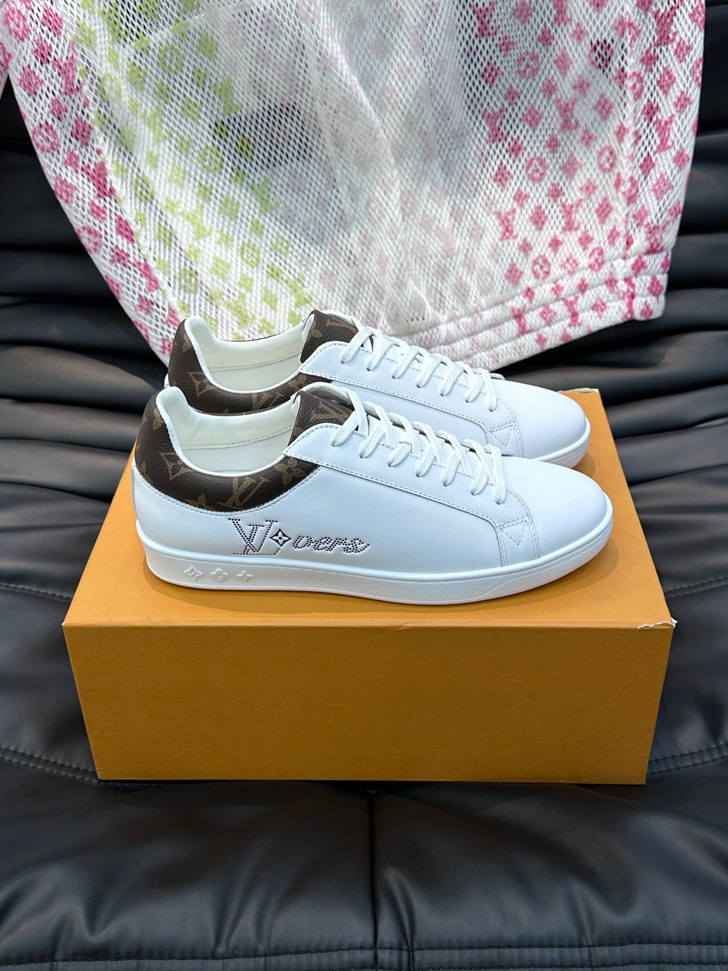 LOUIS VUITTON | SNEAKERS