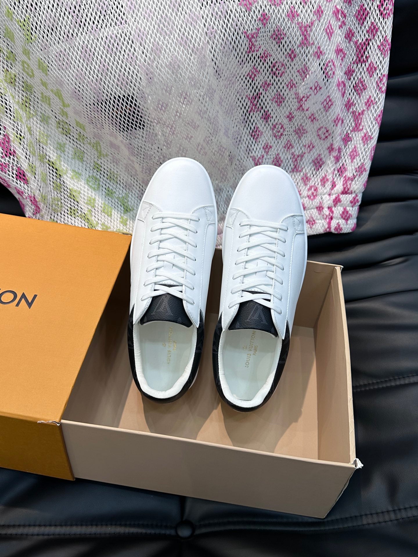 LOUIS VUITTON | SNEAKERS