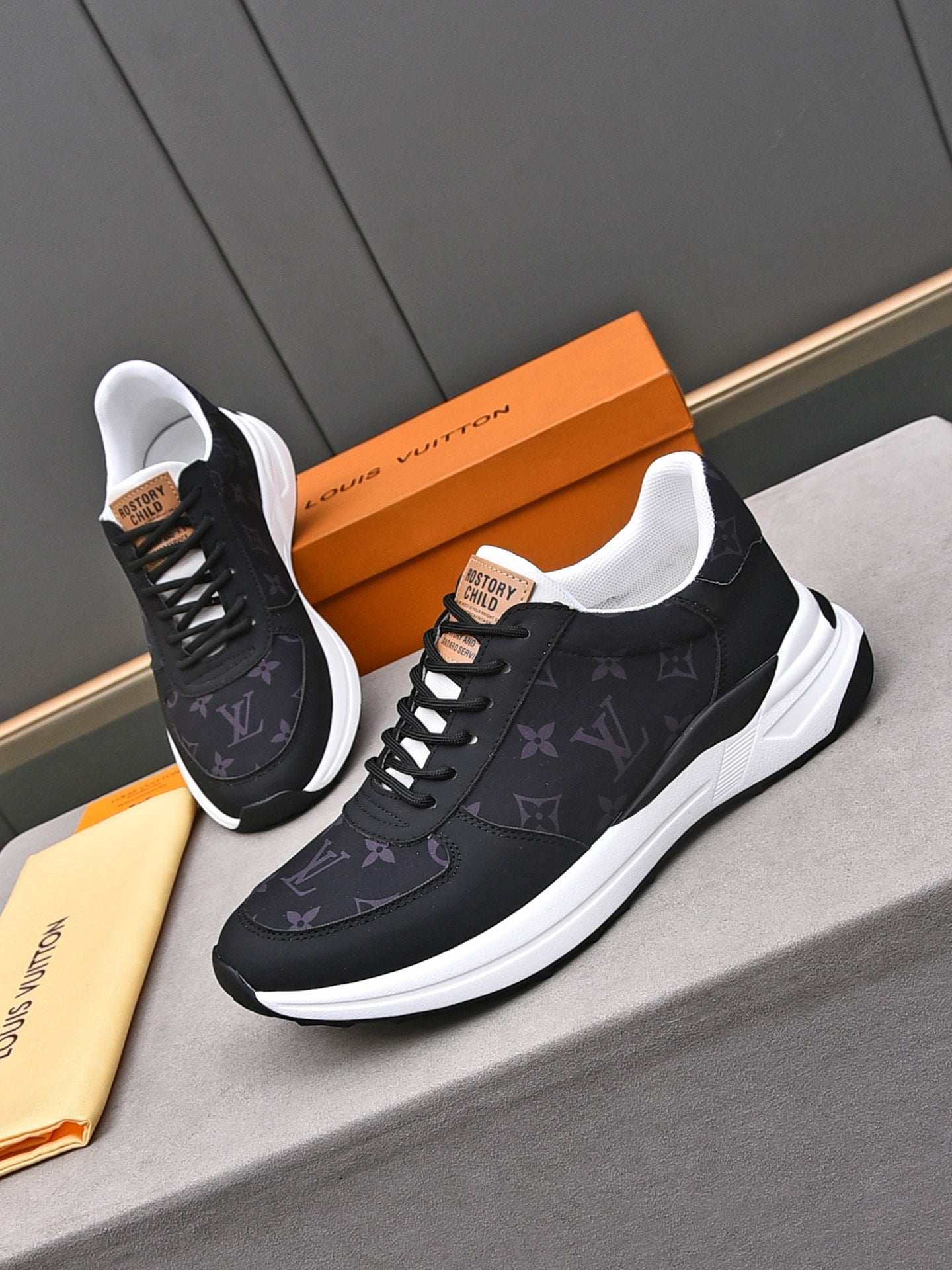 LOUIS VUITTON | BREATHABLE SPORTS SNEAKERS