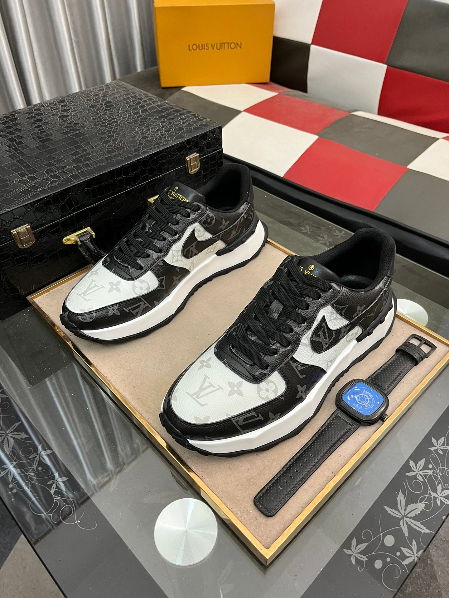 LOUIS VUITTON | CASUAL SPORT SNEAKERS