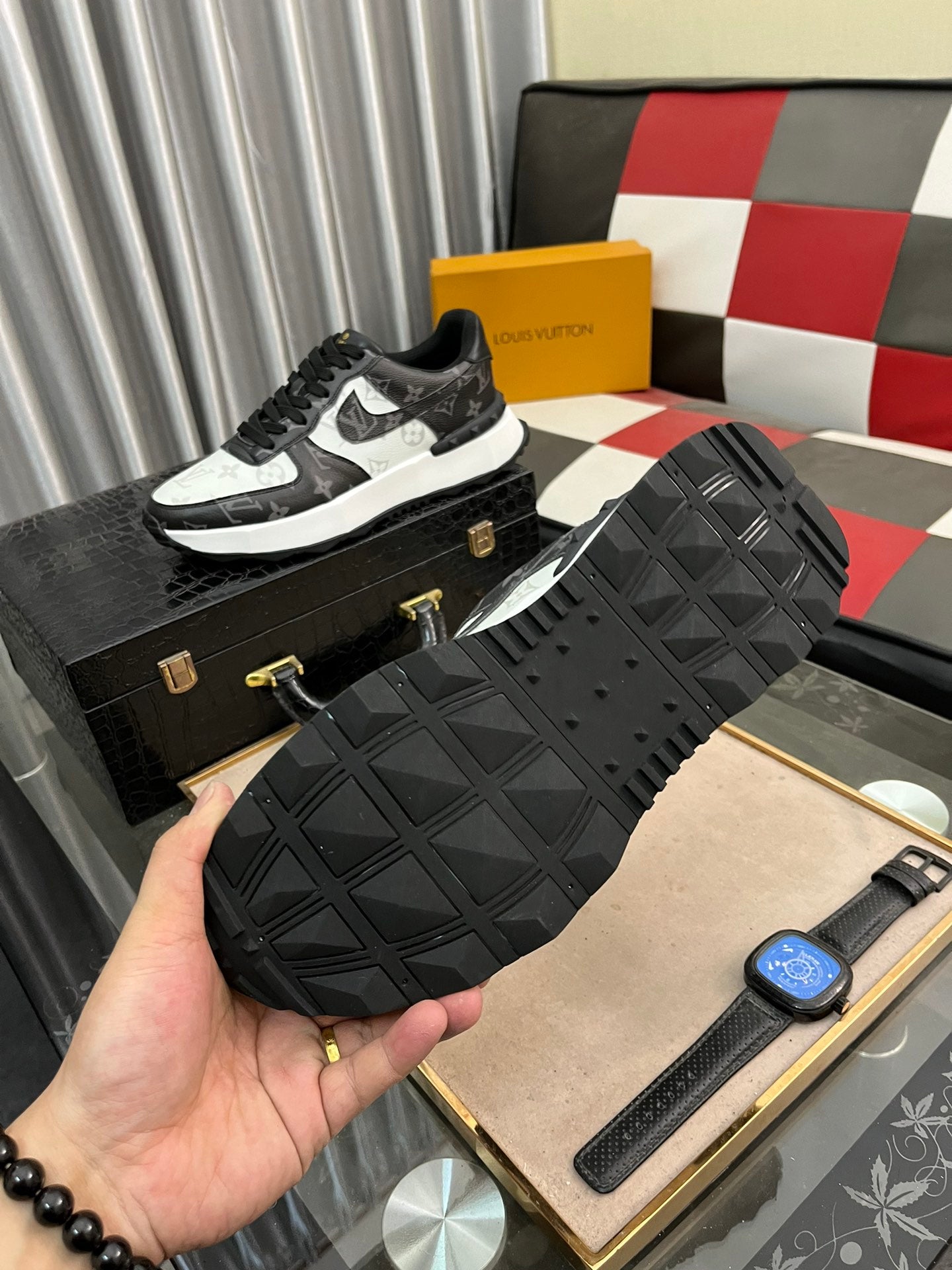 LOUIS VUITTON | CASUAL SPORT SNEAKERS